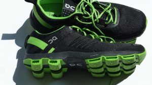 sports-shoes-115149_1920
